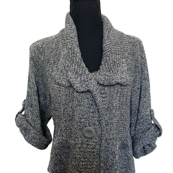 Carolyn Taylor Short Sleeve One Button Cardigan Sweater Gray Size Medium - Picture 3 of 10